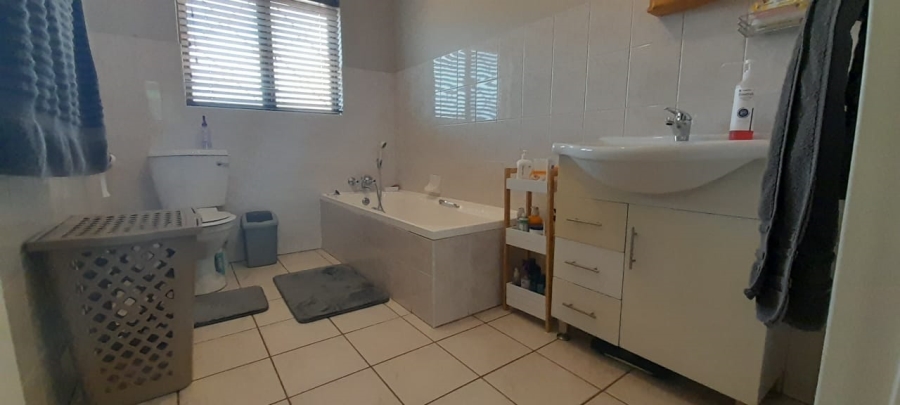 3 Bedroom Property for Sale in Flamwood North West